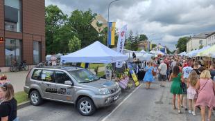 Finansē Eiropas Savienība / Finansējumu nodrošina Eiropas Savienība Patvēruma, migrācijas un integrācijas fonds. Par “Nevalstisko organizāciju pasākumi Ukrainas civiliedzīvotāju atbalstam” projekta “Palīdzības platformaUkrainas civiliedzīvotājiem Vidzemē” saturu atbild nodibinājums “Valmieras novada fonds”.