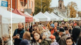 Finansē Eiropas Savienība / Finansējumu nodrošina Eiropas Savienība Patvēruma, migrācijas un integrācijas fonds. Par “Nevalstisko organizāciju pasākumi Ukrainas civiliedzīvotāju atbalstam” projekta “Palīdzības platformaUkrainas civiliedzīvotājiem Vidzemē” saturu atbild nodibinājums “Valmieras novada fonds”.